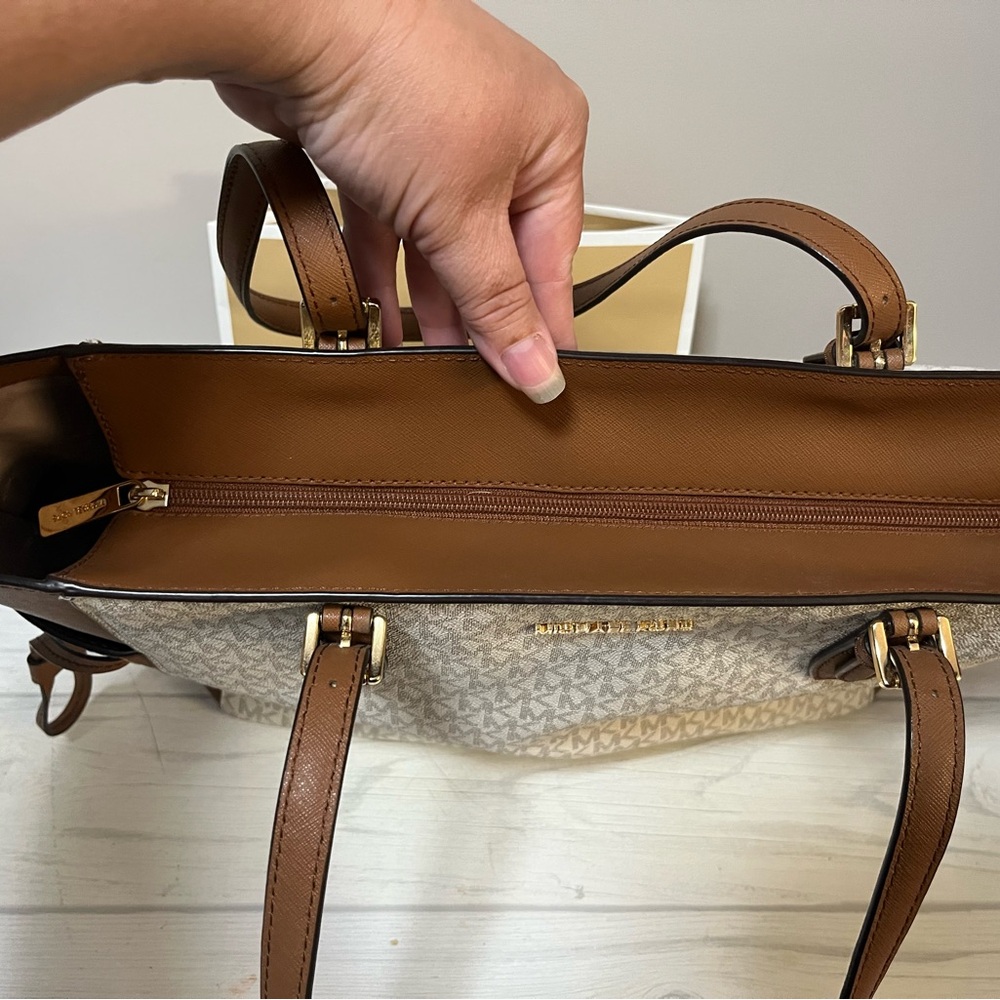 Michael Kors Tan and Cream Signature Tote - Picture 4 of 7